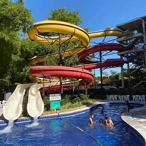 https://resort-golden-dolphin.caldasnovashotels.com